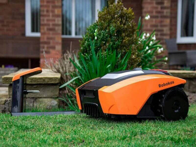 Компания Robokos представила автоматические газонокосилки, разработанные в РФ